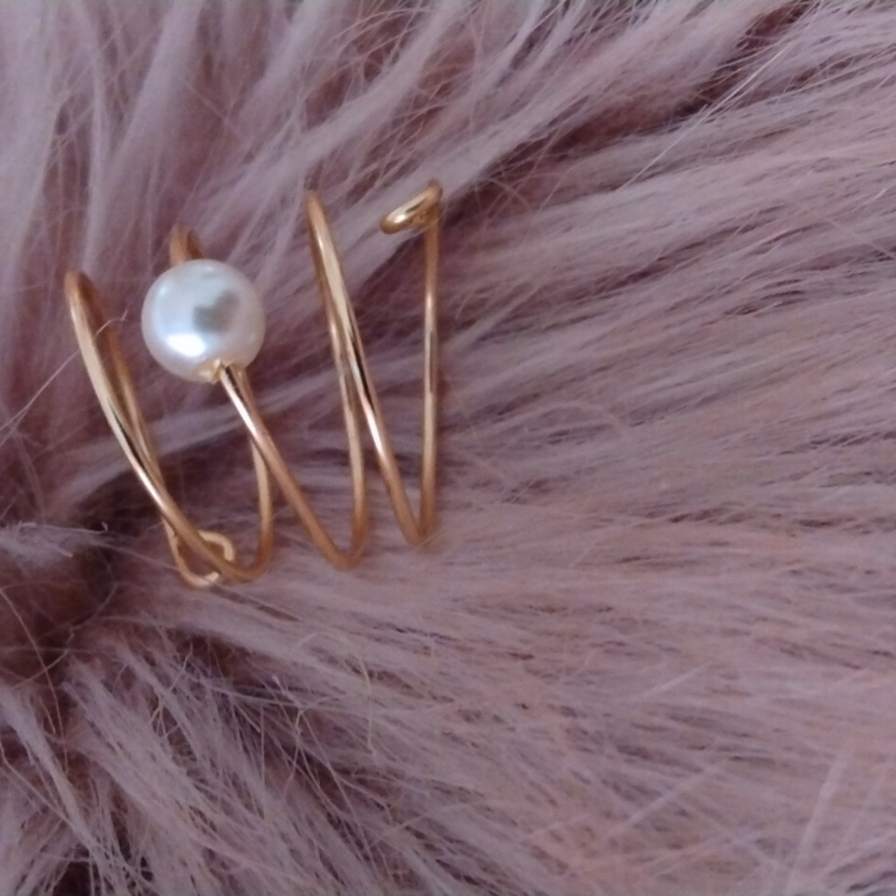 Ring - Picture 2 of 3